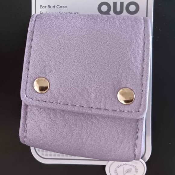 BNWT Purple Ear Bud Case Vegan Leather Gold Tone Hardware Swivel Lobster Clasp - Picture 1 of 4